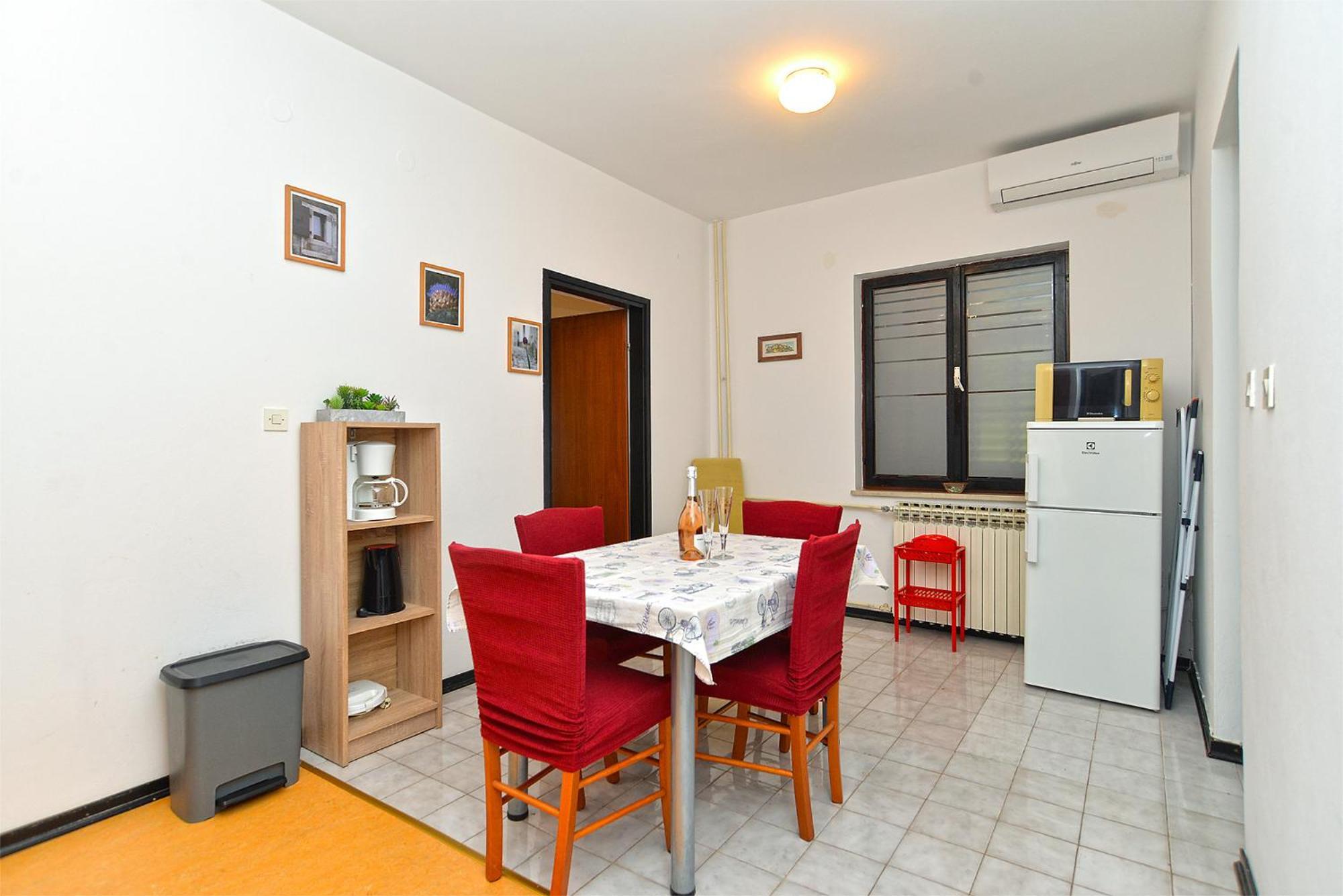 Nera Apartment *